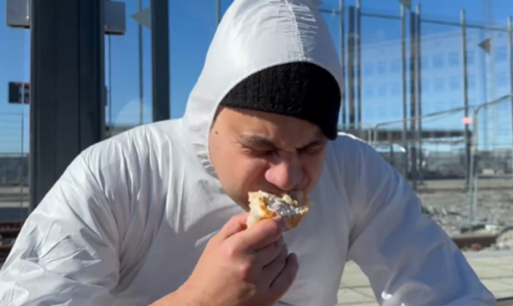 HIT! Łukasz Ciona próbuje Surströmming w Szwecji i... xD [VIDEO]